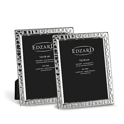 Immagine di Edzard Set di 2 cornici Pavia per foto 13 x 18 cm, argentate, protette contro l&#039;ossidazione, con retro in velluto, incl. appendini, cornice piedi e appese