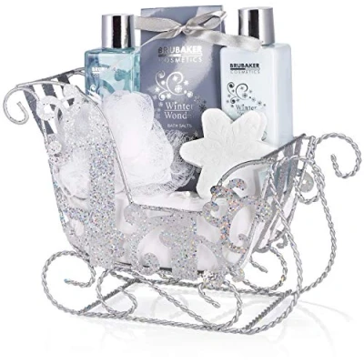 Immagine di BRUBAKER Cosmetics 6 pezzi Set per la cura Winter Wonder regalo di bellezza profumo vaniglia con slitta glitterata argento