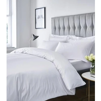 Immagine di Catherine Lansfield Set copripiumino a righe, 300 fili, per letto matrimoniale di tipo King, colore: bianco