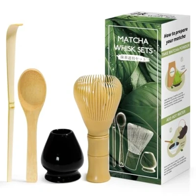 Immagine di Kit da Cerimonia giapponese Matcha 4 Pezzi, Frusta Gialla in Resinoso, Cucchiaio Bambù, Paletta Porta Frullino, Set per la bevanda Nero lucido