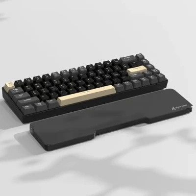 Immagine di ATTACK SHARK 68 Tasti CNC Poggiapolsi in Acrilico per Tastiera, Trasparente Tastiera Meccanica da Gioco Compatta al 60%, Supporto il Polso Ergonomico Uffici, Case Nero