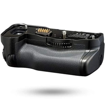 Immagine di Pentax Battery grip D BG8 nero per K 3 III Flagship DSLR resistente alla polvere e agli agenti atmosferici con capacità di contenere batteria aggiuntiva LI90