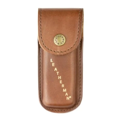 Immagine di Leatherman Heritage Fodero in Pelle Premium, Chiusura con Bottone Automatico, Compatibile i Modelli Rebar, Wingman, Rev e Sidekick, Taglia S, Capacità interna: 10,2 cm x 3,4 1,7 cm, Marrone