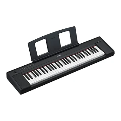 Immagine di Yamaha NP 15 Piaggero Digital Keyboard Tastiera Digitale Versatile e Portatile con 61 Tasti Sensibili al Tocco, Voci Strumentali, Leggera
