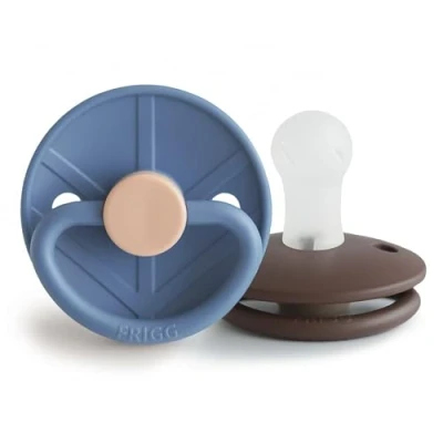 Immagine di FRIGG Little Viking Ciuccio in Silicone Pacco con 2 Ciucci Prodotto Danimarca Senza BPA Tettarella simmetrica a ciliegia (Ocean View/Cocoa, Taglia 1 (0 6 Mesi))