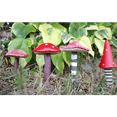 Immagine di Garden Mile Set di 4 funghi rossi ornamentali da giardino a forma fungo per esterni, mini statue in resina resistente alle intemperie, realistico, vasi fiori, patio, aiuole, decorazioni