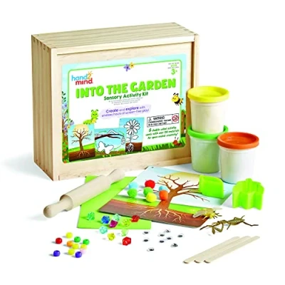 Immagine di Learning Resources Kit di attività nel Giardino, Componenti sfusi, Gioco sensoriale, motricità fine, Giocattoli per contare, Giochi Montessori, Contenitore Legno, dai 3 Anni in avanti, 94493