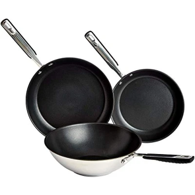 Immagine di Amazon Basics Set di 3 Padelle Antiaderenti a Induzione in Acciaio Inox con Manico Soft Touch 20/24/28 cm