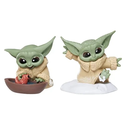 Immagine di Star Wars Hasbro, The Bounty Collection Series 4, Action Figure di Grogu, con Pose Amico girino e Passeggiata sulla neve, Confezione da 2, dai 4 Anni in su