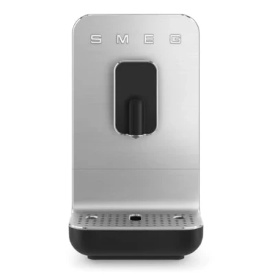 Immagine di Smeg, Macchina da Caffè Espresso Automatica BCC11BLMEU, Macinacaffè Integrato, Sistema Thermoblock, Serbatoio Acqua 1,4 L, Cassetto Raccogligocce Rimovibile, Dimensioni Compatte, 1350W, Nero