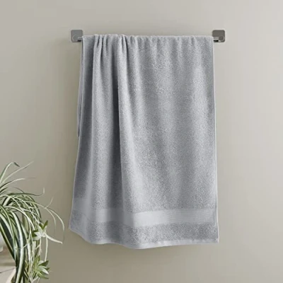 Immagine di Catherine Lansfield Asciugamano da bagno in cotone morbido e assorbente 500 g/m², anti batterico, colore: grigio argento