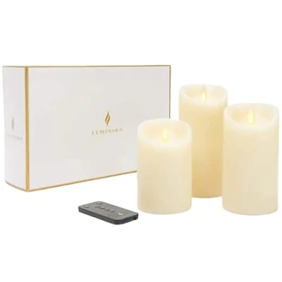Immagine di Luminara Set di 3 candele a pilastro LED, effetto fiamma, in vera cera, colore avorio, con telecomando