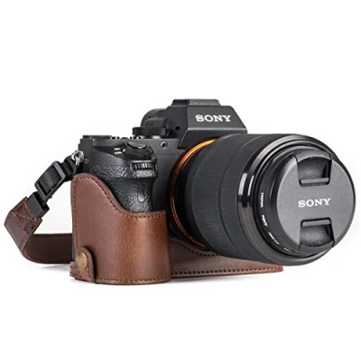 Immagine di MegaGear Sony Alpha A7S II, A7R A7 II Ever Ready Custodia metà copertura in finta pelle per Fotocamera con Tracolla Marrone scuro MG1124