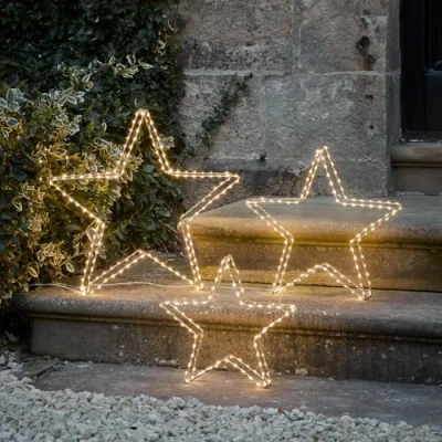 Immagine di Lights4fun Set di 3 Stelle Luminose 3D in Metallo Dorato con 402 Micro LED Bianco Caldo Decorazione Natalizia per Interni ed Esterni