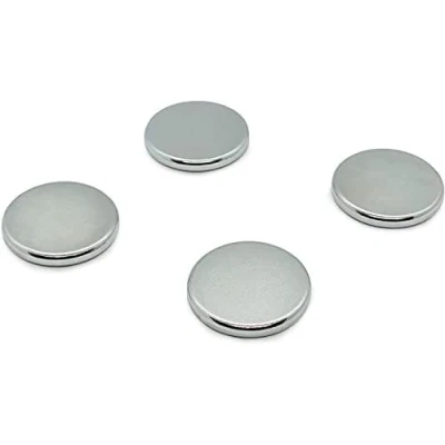 Immagine di Silwy® Set di 4 magneti con quattro punti adesivi flessibile, perfetto per caravan, campeggio e boating