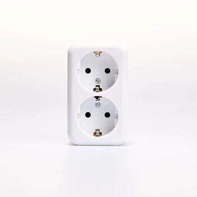 Immagine di Presa da parete a 2 vie Finezza doppia con contatto protetto AP 250V/16A protezione dell&#039;inserto Schutter per interno, bianco