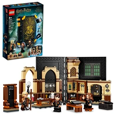 Immagine di LEGO Harry Potter Hogwarts Moment: Defence Class 76397 Building Kit; Collectible Classroom Playset for Ages 8+ (257 Pieces)
