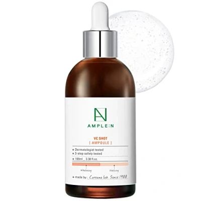 Immagine di Coreana AMPLE:N Fiala VC Shot 3,38 fl. oz. (100 ml) Siero viso schiarente antietà per la pelle, riduce le linee sottili, i danni del sole, macchie scure, pelle radiosa, uniforme e tonica