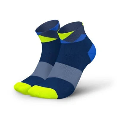 Immagine di INCYLENCE Calzini corti da corsa per uomo e donna con leggera compressione, 1 paio, Peaks Navy Blue Canary, 35 38