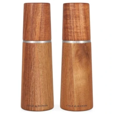 Immagine di Cole &amp; Mason H322225 Marlow Acacia Macina Sale e Pepe, Precision+, Macinatura Regolabile, Legno di Acacia, 185mm, Pacco Regalo, Include 2 x Mulini