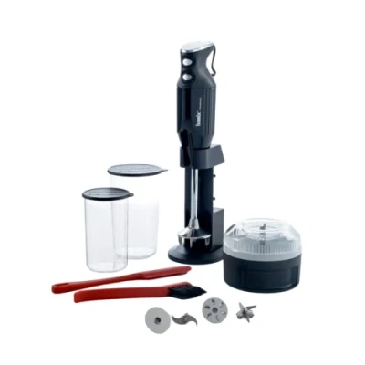 Immagine di bamix M350 MAXX Set frullatore a immersione con supporto, 2 bicchieri, 4 attrezzi, processore, spatola, spazzola per la pulizia, 350 Watt, prodotto in Svizzera, colore nero e cromato