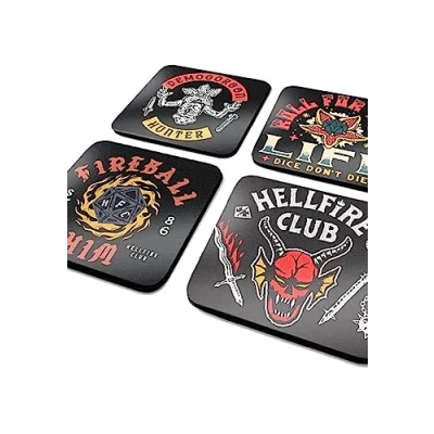 Immagine di Pyramid International Stranger Things Set di 4 sottobicchieri in sughero con scritta lingua inglese &quot;Stranger Design&quot;, prodotto ufficiale Things, marrone, 10 x cm