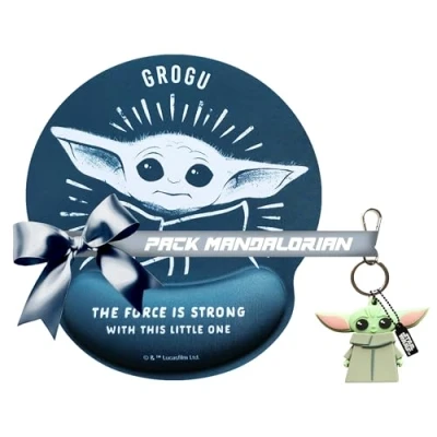 Immagine di WONDEE Mandalorian Star Wars Regali Baby Yoda Grogu, Pendrive Portachiavi Originale USB 32 GB + Tappetino Mouse Ergonomico Grogu Originali, Merchandising Ufficiale
