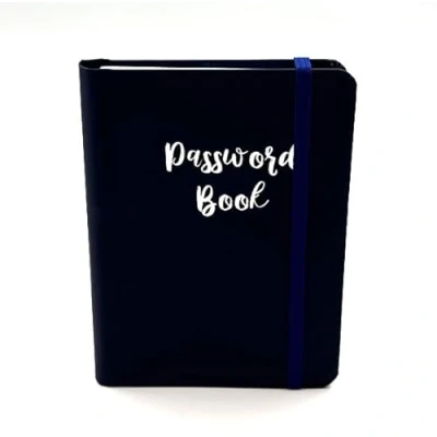 Immagine di Libro delle password a Z con schede per informazioni di accesso Internet, piccola tasca custode notebook computer, sito web, blu navy