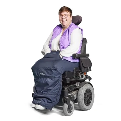Immagine di MyBlanket Winter, sedia a rotelle compatta accogliente con fodera in caldo pile, antivento e impermeabile, per rimanere seduti, parapioggia, utenti manuali ed elettrici di rotelle,