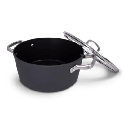 Immagine di Arcos Serie Samoa Pentola Antiaderente 24 cm e 4,3 L Alluminio Forgiato Adatto a qualsiasi cucina Anse Acciaio inossidabile effetto freddo Lavabile in lavastoviglie Nero FULL INDUCTION