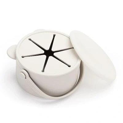Immagine di Orzbow Tazza per Spuntino Bambini,Contenitore Porta Snack in Silicone Senza Fuoriuscita,Resistente Alla Polvere,Senza BPA,con Coperchio e Manico Stabili,Lavabile Lavastoviglie,Beige
