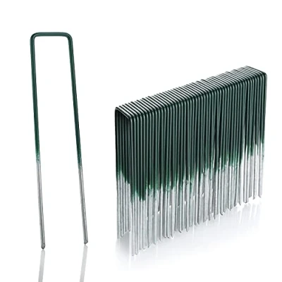Immagine di GardenMate 50 Picchetti per Fissaggio a Terra di Filo d’Acciaio Zincato Caldo, Prati Sintetici, 150 mm x 25 mm, con Spessore 2,9 Testa Piatta, metà Verde Color Acciaio