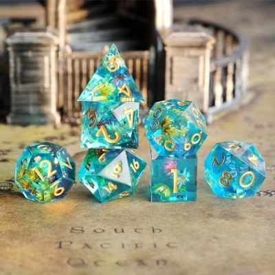 Immagine di Dadi Set D&amp;D Particolari 7 Pezzi Fiore d&#039;arte da Gioco Resina DnD Dice con Bordi Affilati Lancia per Dungeons and Dragons Pathfinder RPG Magic the Gathering Confezione Regalo