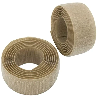 Immagine di Aerzetix C65954 Nastro/rotolo di scratch 25mm 1 metro auto aggrappante organizer/fermacavo striscia aggancio sacchetto indumento cinghia colore: beige scuro in poliammide e poliestere