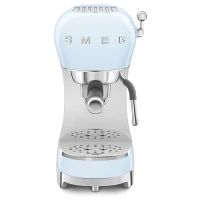 Immagine di Smeg, Macchina da Caffè Espresso Manuale ECF02PBEU, Sistema Thermoblock, Lancia a Vapore, 4 Funzioni Espresso, Vassoio Removibile, Portafiltro, Serbatoio Acqua 1 L, Dimensioni Compatte, 1350W, Azzurro