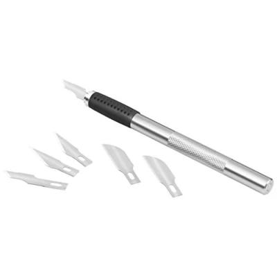Immagine di Westcott E 73000 Set 00 di scalpelli con 6 differenti lame incluse, manico in metallo particolarmente robusto zona dell’impugnatura rivestimento gomma