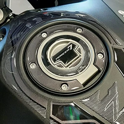Immagine di Resin Bike Adesivi Moto Compatibile con Yamaha Tracer 7 2021. Protezione Tappo Serbatoio da Urti e Graffi. Adesivo 3D Resinato per Effetto Metallizzato