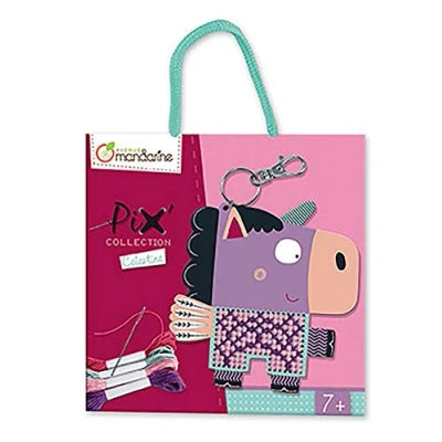 Immagine di Avenue Mandarine 52660O Kit Pix&#039; Collection Celestine Unicorno da creare a punto e croce Moschettone per portarlo dappertutto, personalizzare un astuccio o una borsa con ago fili