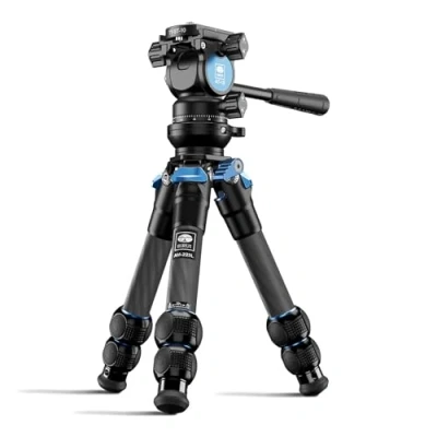 Immagine di SIRUI Mini Treppiede AM 223L con Testa Fluida AT 10, da Viaggio in Carbonio per Fotocamera, Videocamera, Base Livellante, Altezza Massima 43cm, Piegata 30cm, Carico Massimo 5KG