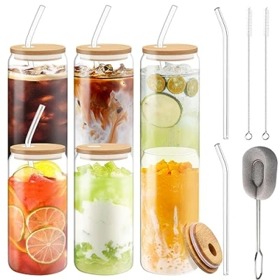 Immagine di TAVADA 6 pezzi Bicchiere da Birra con Coperchio e Cannuccia,500 ml Tazza Caffè Ghiacciata,Tazze in Vetro a Forma di Lattina,Riutilizzabile,per Cocktail,Frappè,Succhi,Frullati,Birre
