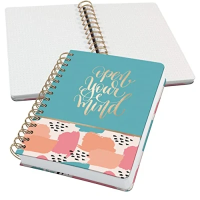 Immagine di SIGEL JN611 Jolie Taccuino spiralato, Brush Marks, lineatura dot (quadretti tratteggiati), 120 g/m², 16,8 x 21,5 cm, hardcover, 240 pagine, pastello, verde, arancione, rosa