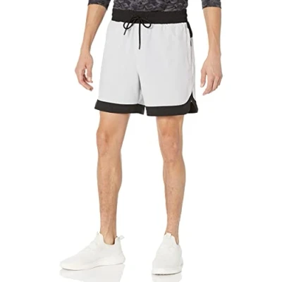 Immagine di Amazon Essentials Pantaloncini in Tessuto Elasticizzato Active Stretch Uomo, Grigio Chiaro, 5XL Plus