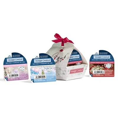 Immagine di Yankee Candle Set Regalo 3 fragranze profumate in confezione natalizia con fiocco Collezione Snow Globe Wonderland perfetto per donne
