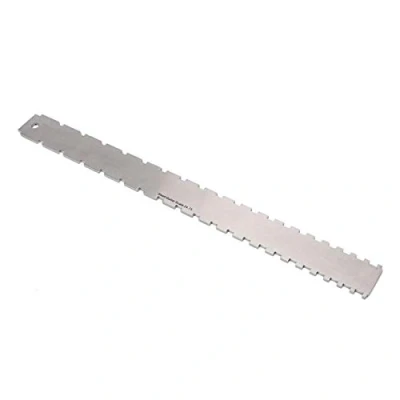 Immagine di Calibro con bordo dritto dentellato da 62 cm, righello per collo della chitarra, strumento portatile in acciaio inox, tastiera e tasti livellamento del chitarra (argento)