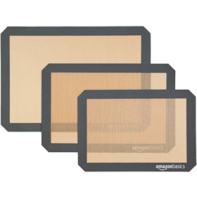 Immagine di Amazon Basics Tappetini da forno in silicone, set 3 pezzi, Rettangolare, Marrone/Nero