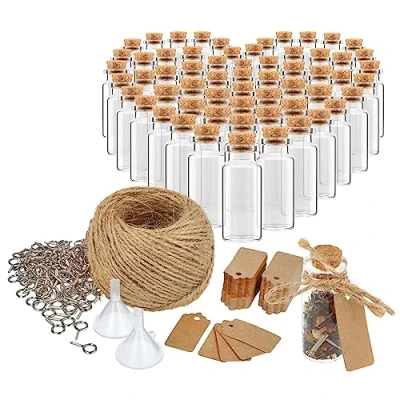 Immagine di COM FOUR® 60 bottiglie di vetro da 10 ml, set con accessori per etichettare e appendere, matrimoni o compleanni, tè, spezie, sale, semi, erbe aromatiche (060 pezzi + accessori)