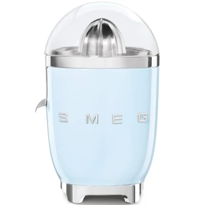 Immagine di Smeg, Spremiagrumi Elettrico CJF11PBEU, Spremitura a Pressione Manuale, Beccuccio Antigoccia e Cono Universale, Base Antiscivolo, Avvolgicavo Integrato, 70W, Azzurro