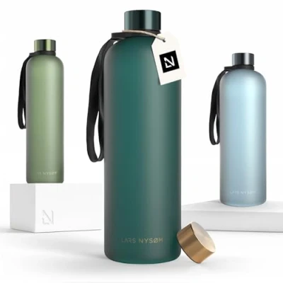 Immagine di LARS NYSØM Borraccia 1l Bottiglia acqua 1000ml BPA free ultraleggera in Tritan Sport a prova di perdite Ideale per sport, ufficio, yoga 2 coperchi inclusi (Green Gold, XL 1500ml)