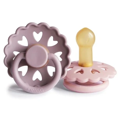 Immagine di FRIGG Fairytale Confezione da 2 ciucci Ciuccio in lattice Senza BPA Prodotto Danimarca Tettarella simmetrica a ciliegia (Twilight Mauve/Primrose, Taglia (6 18 Mesi))