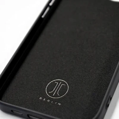 Immagine di JT Berlin BackCase Pankow Soft Backcover per cellulare Apple iPhone 16 Pro Nero Carica induttiva